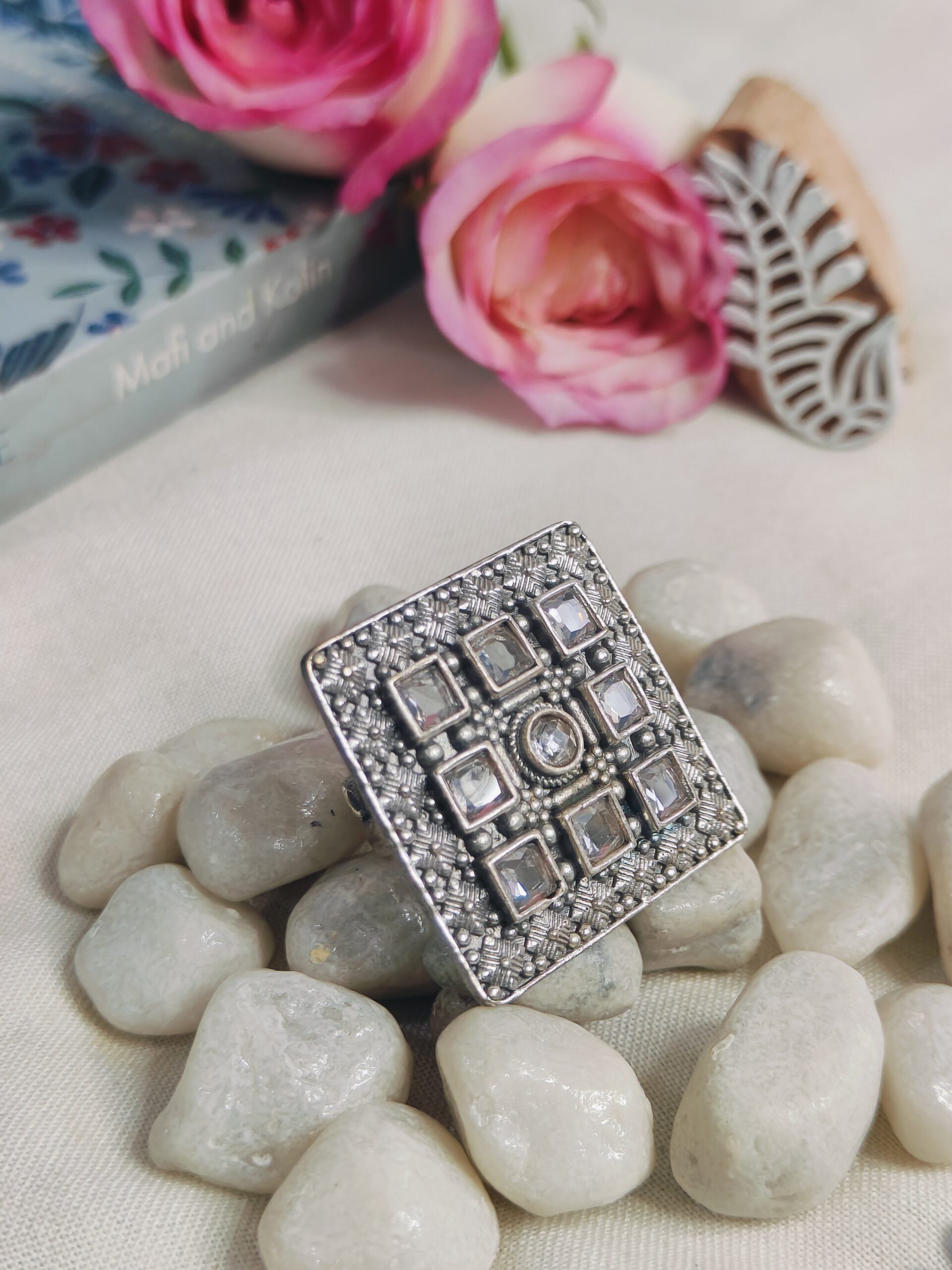 Rani Raja Ring- White