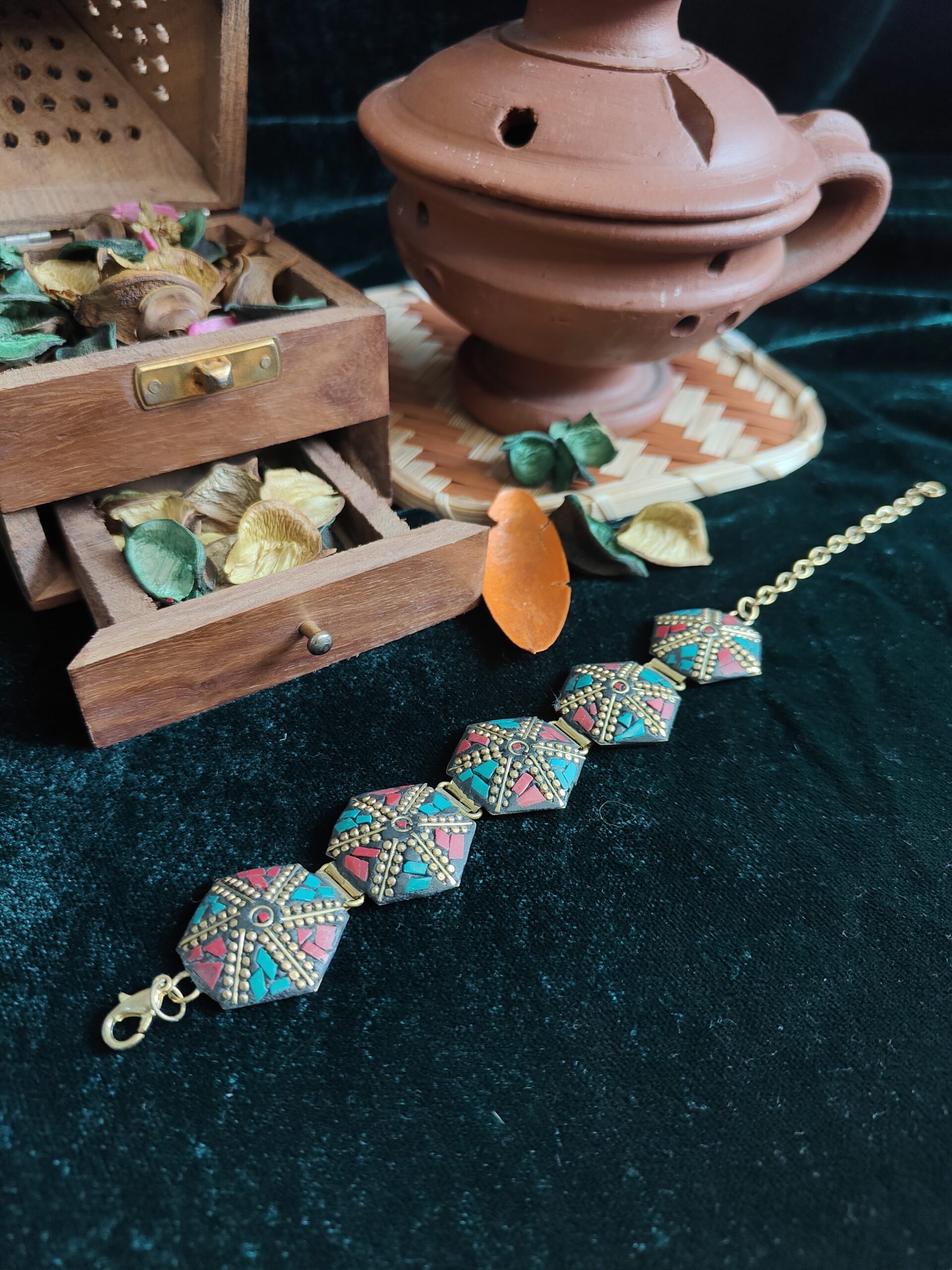 abeer statement bracelet