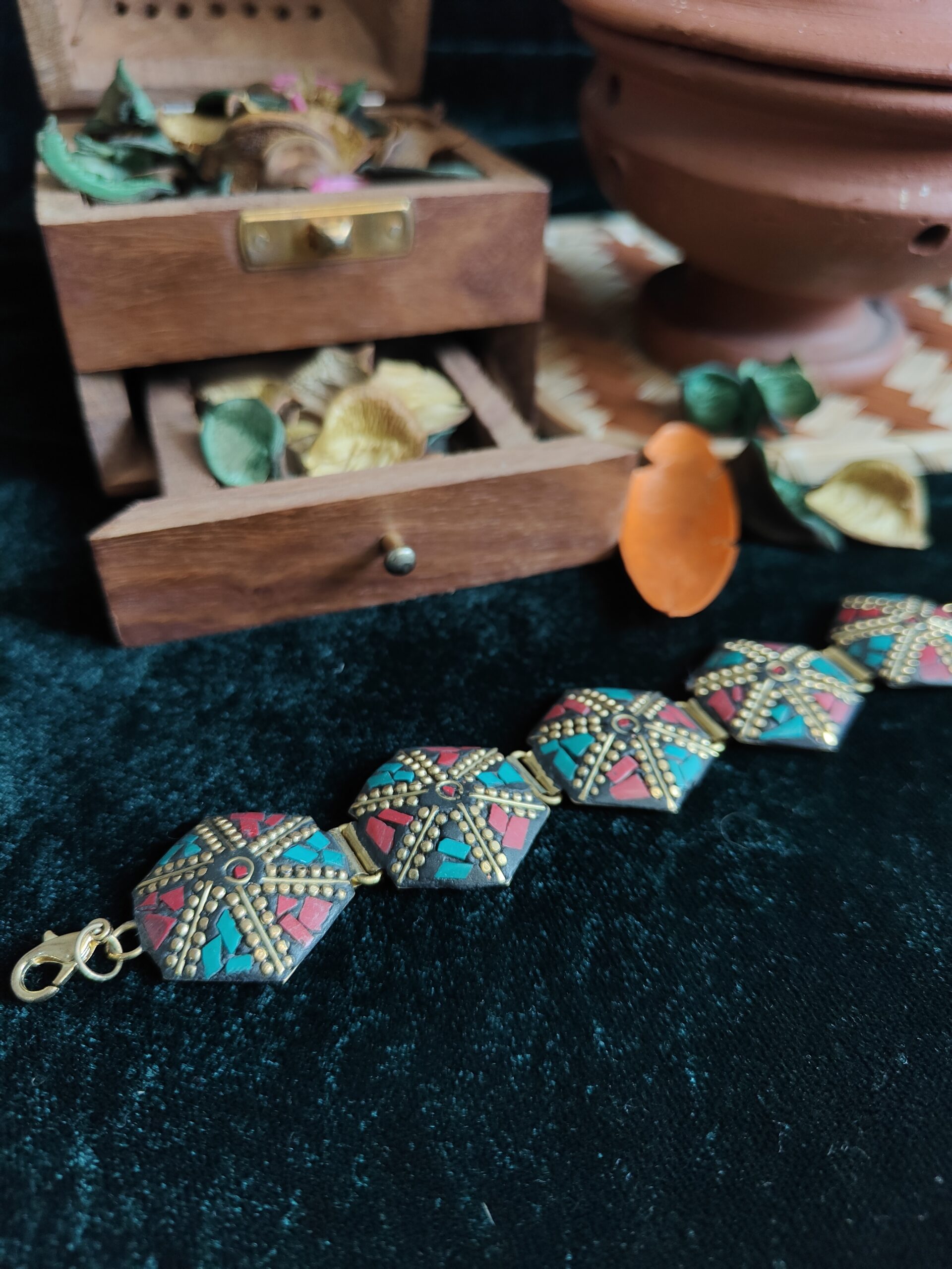 abeer statement bracelet
