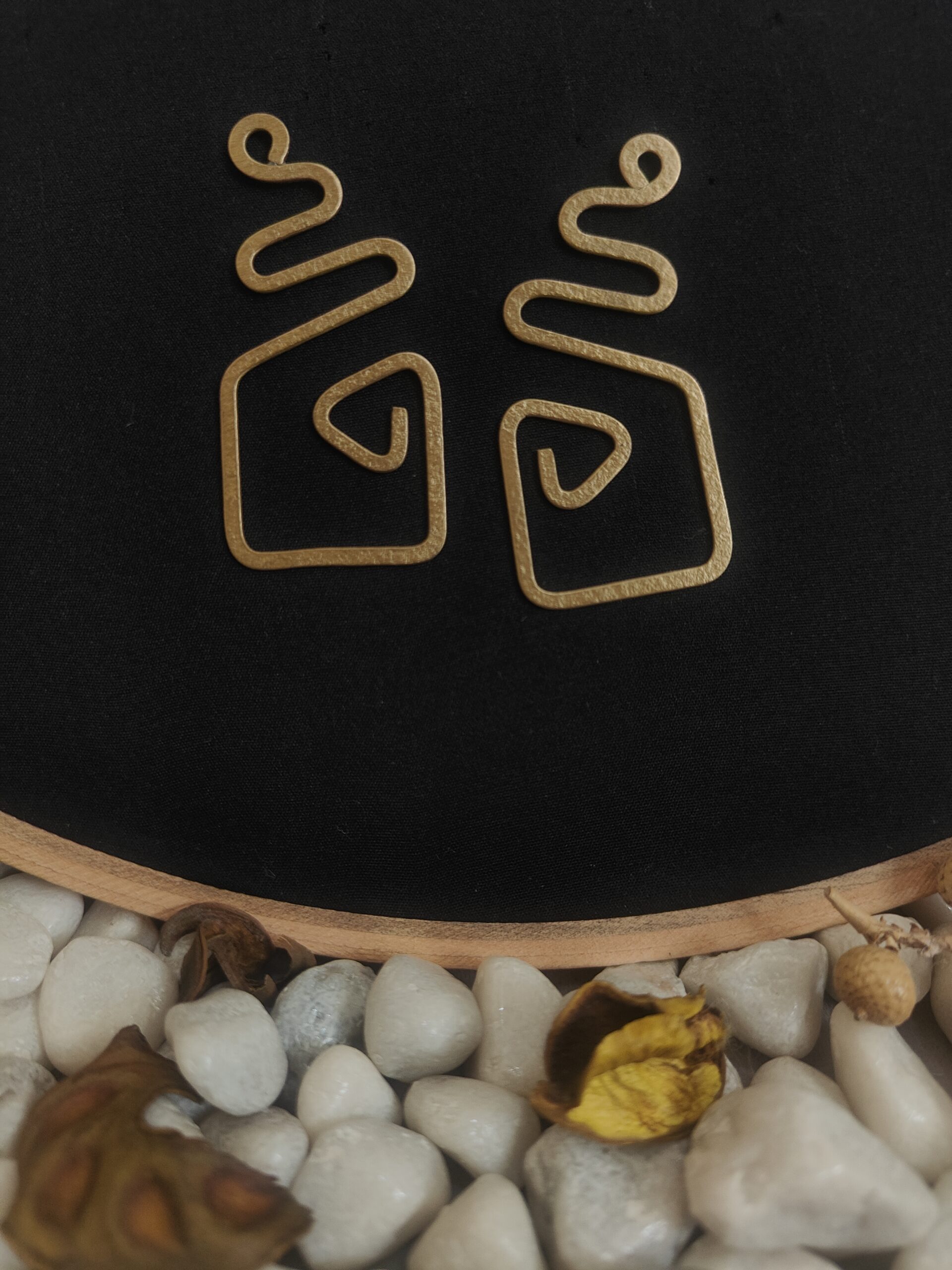 curved maze earrings