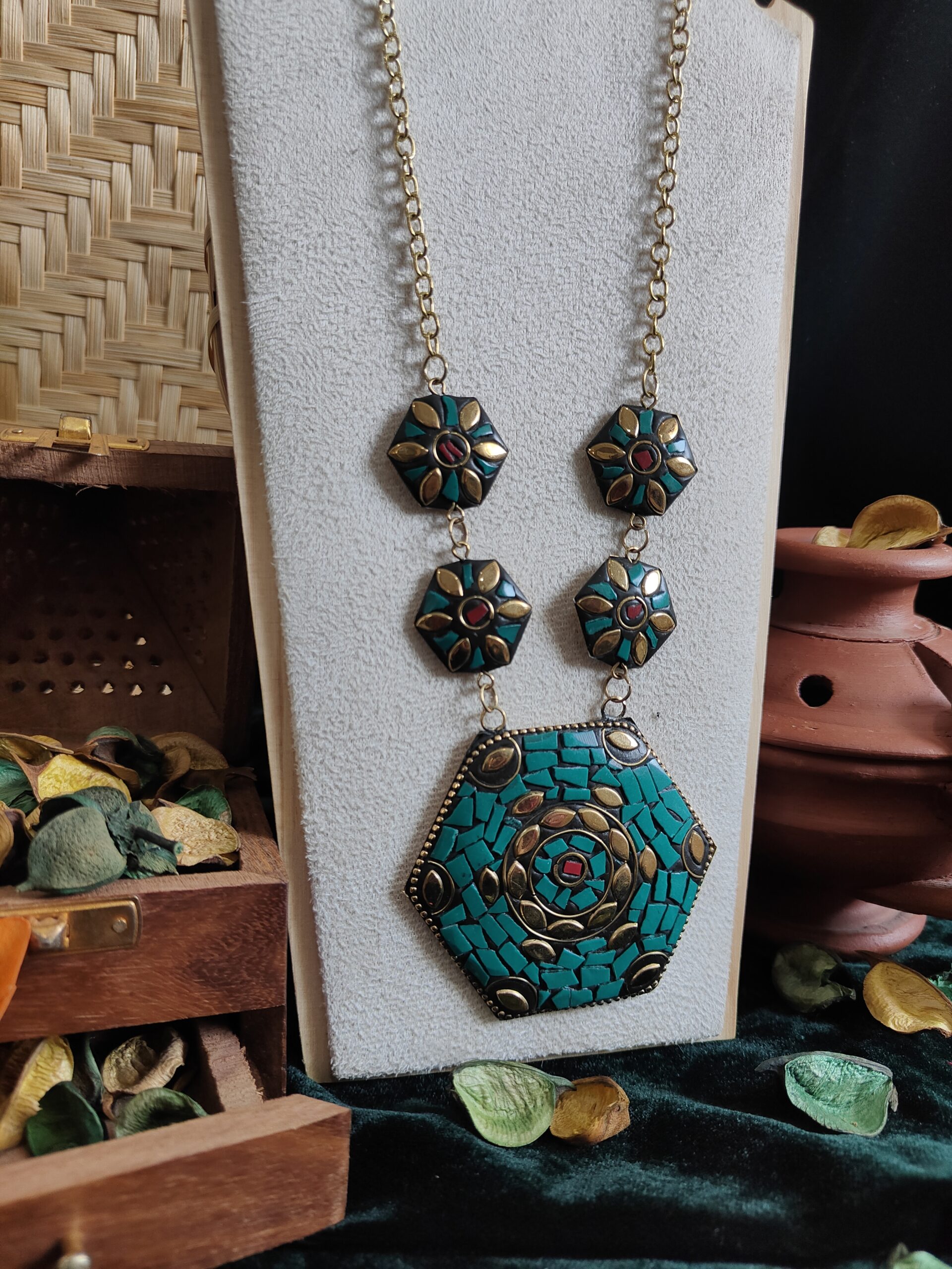 neerad mandal necklace