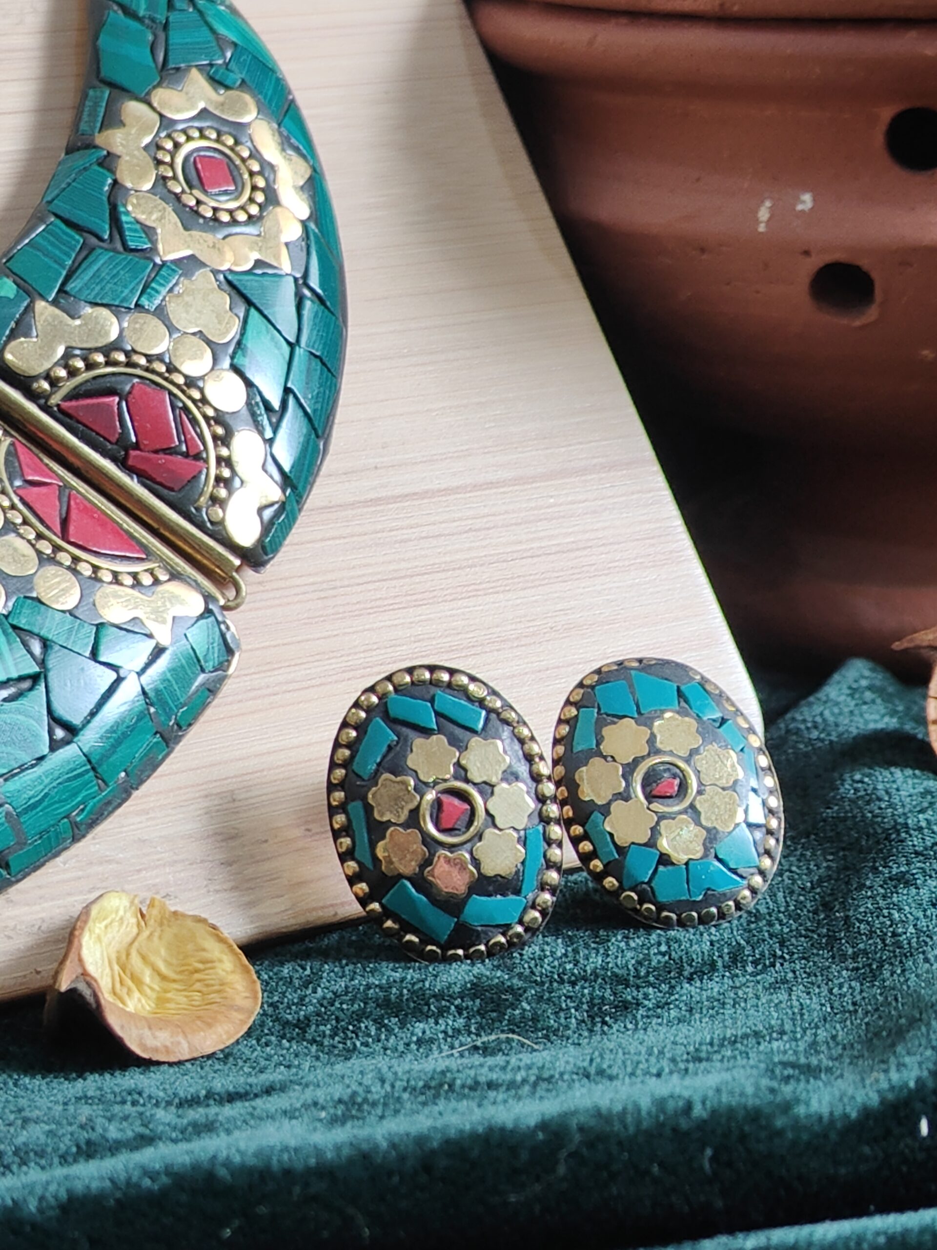 firozi ardhachandra choker firozi ardhachandra choker