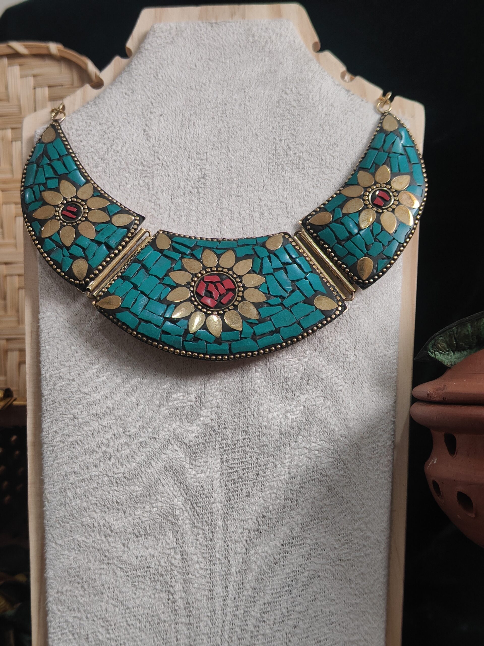 firozi ardhachandra choker firozi ardhachandra choker