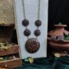 laal vritta necklace