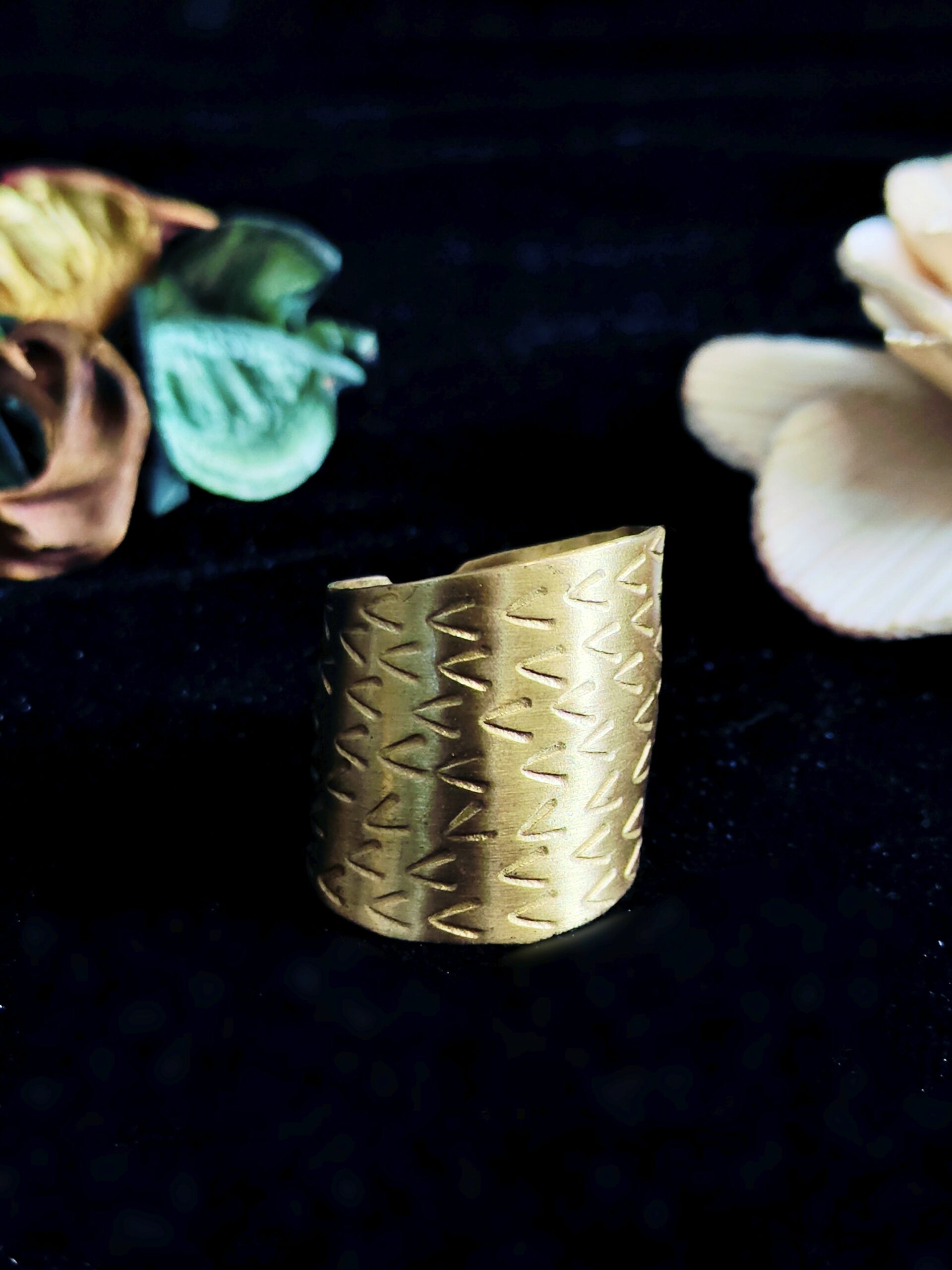 curled up statement ring