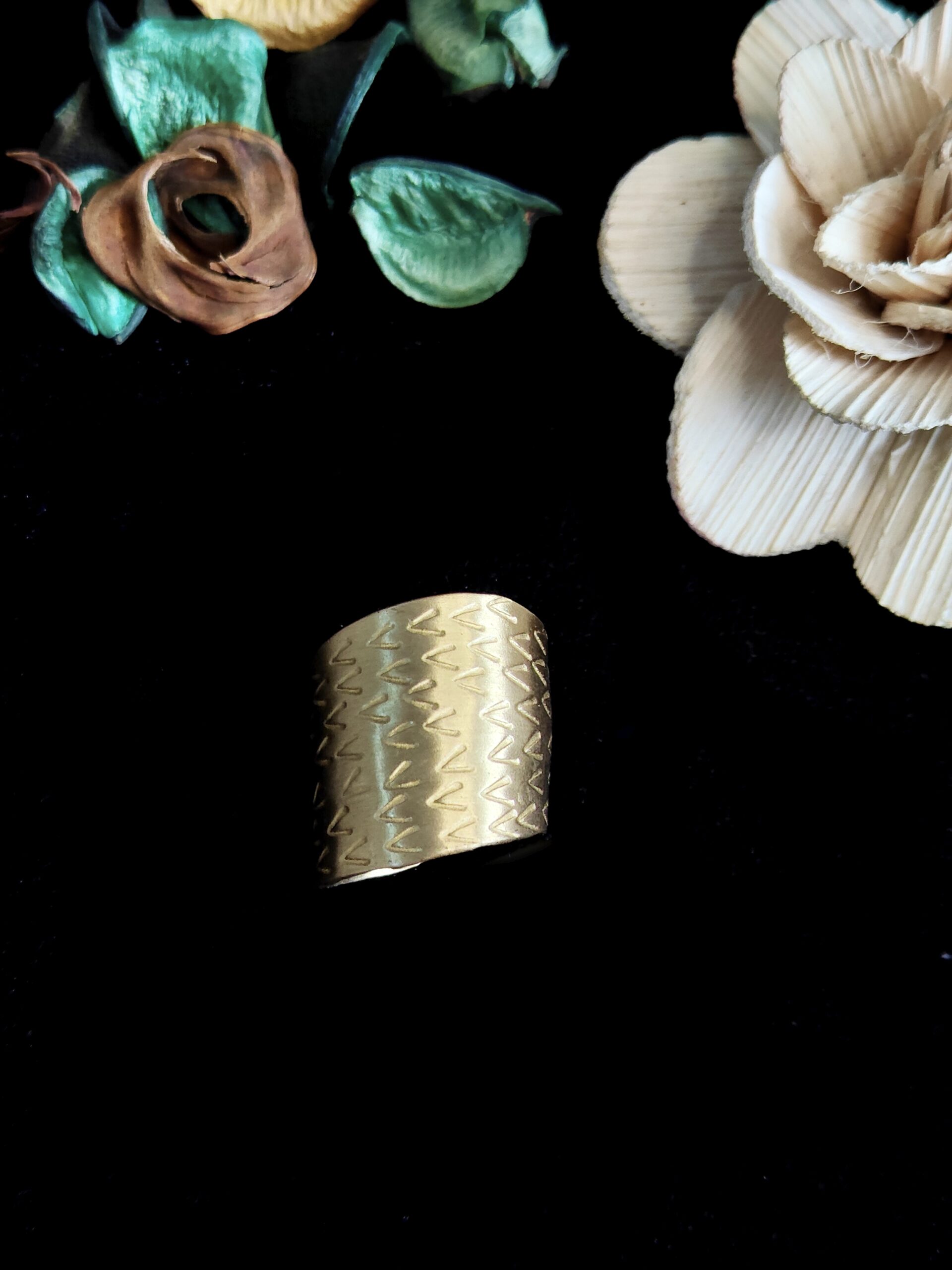 curled up statement ring