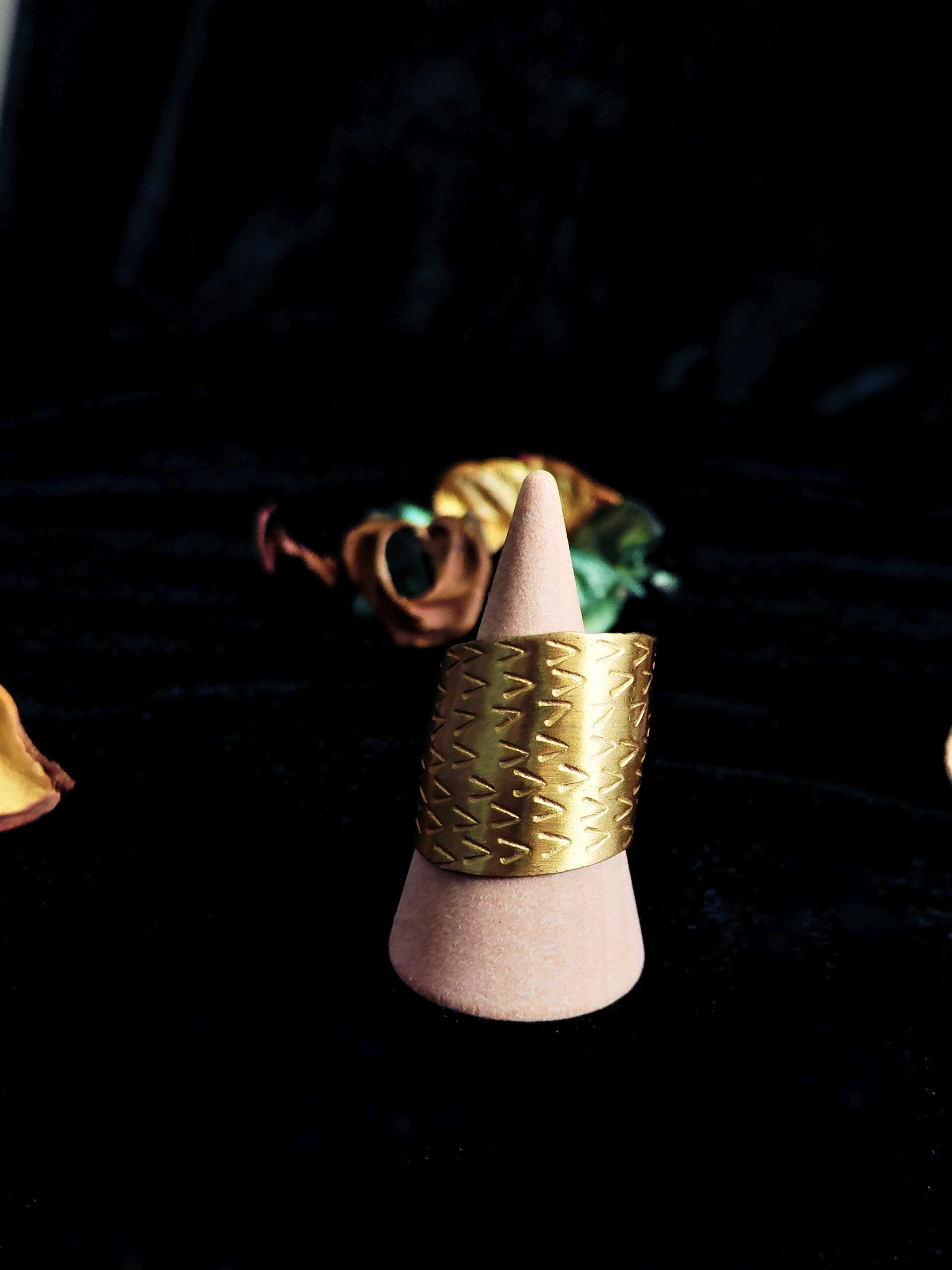 curled up statement ring